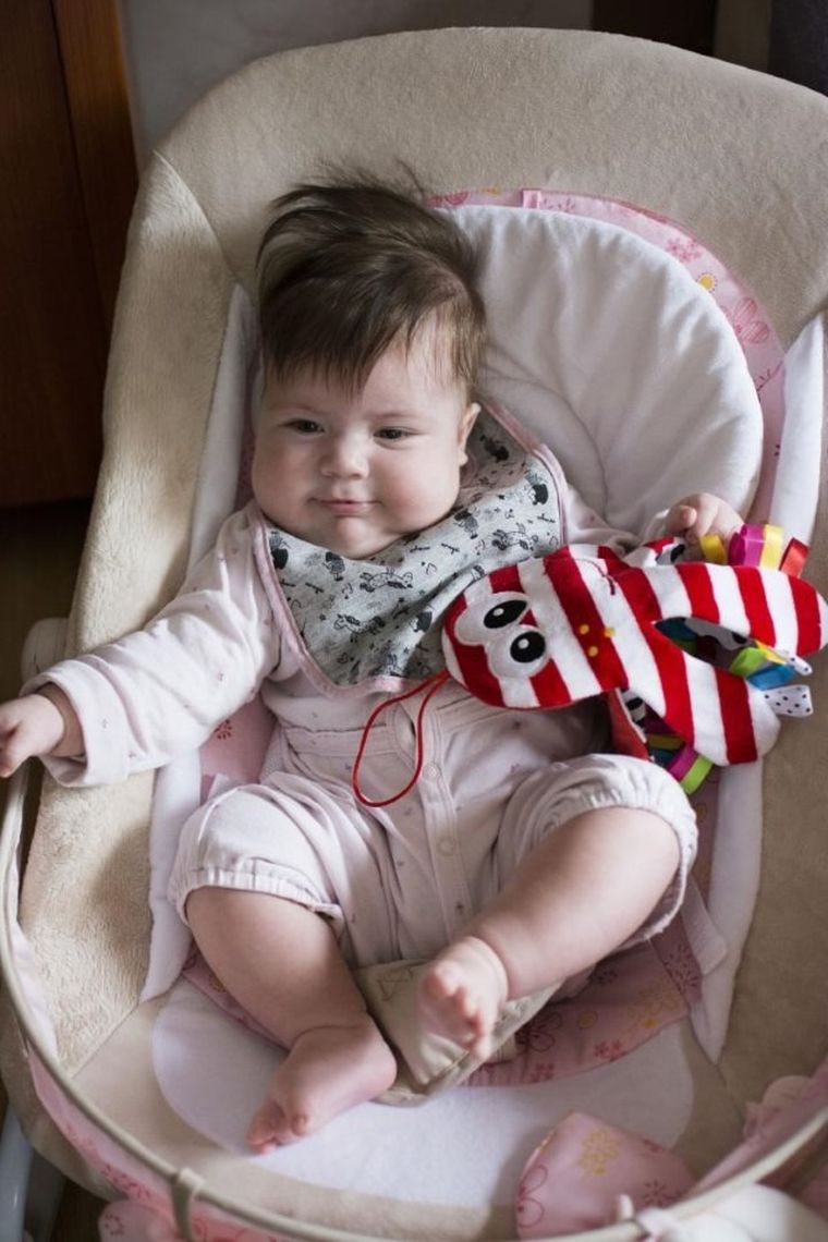 Mom's Care, szeleszcząca ośmiornica, zawieszka, kontrastowa zabawka sensoryczna