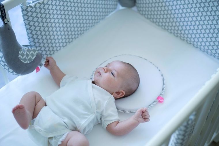 Motherhood, Statki Niebieskie, ergonomiczna poduszka stabilizująca dla niemowląt