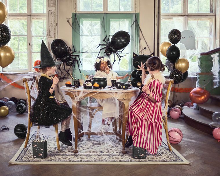 PartyDeco, strój dla dziewczynki, Peleryna, czarny, 1 szt.