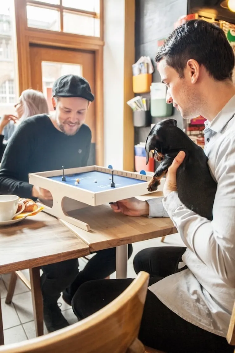 Rebel, Klask, gra zręcznościowa