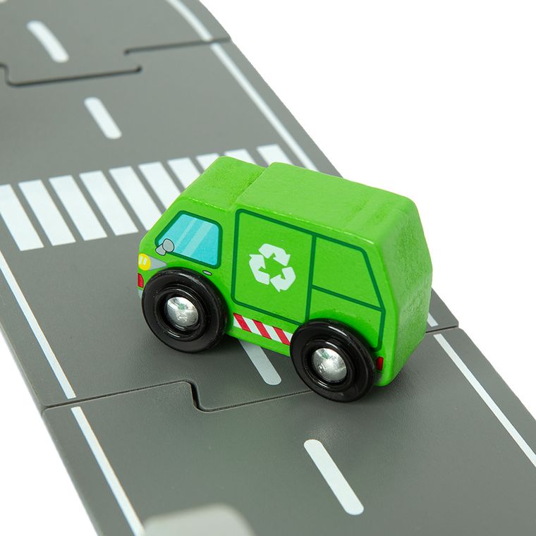 Smiki, Miasto, drewniany tor samochodowy