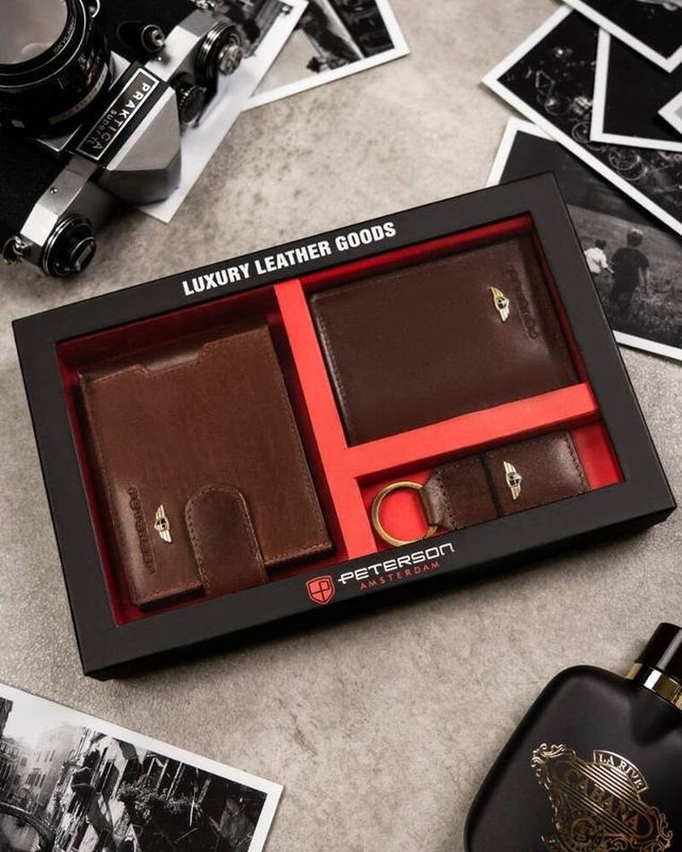 Zestaw: Portfel, Etui na karty, Brelok, brązowy, skórzany, RFID, Peterson