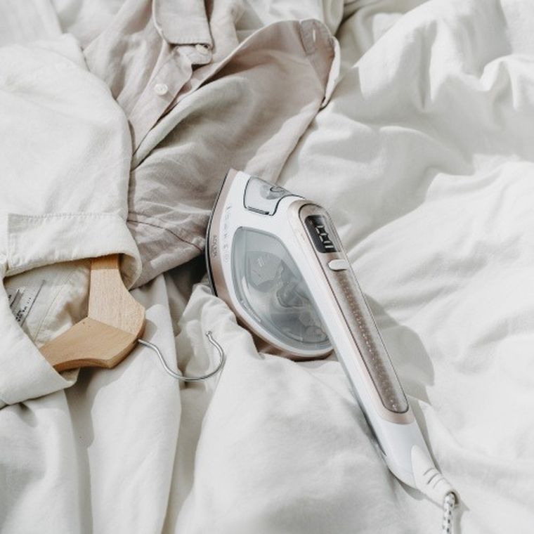 Adler, parownica do ubrań & żelazko 2w1