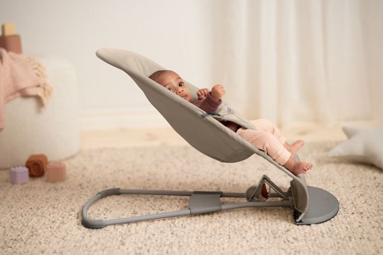 BabyBjörn, Balance Soft Woven/Jersey, leżaczek bujaczek, piaskowoszary