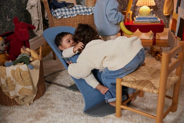 BabyBjörn, Bliss Woven, leżaczek bujaczek, melanżowy niebieski