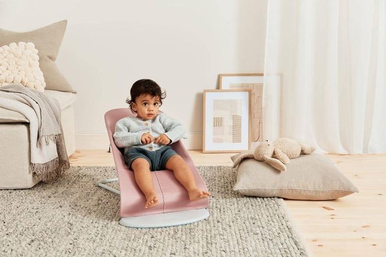 BabyBjörn, Bliss Woven, Petal Quilt, leżaczek, zgaszony róż + zabawka do leżaczka, Googly Eyes Pastels