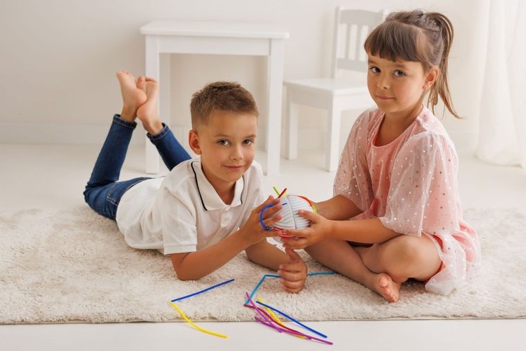 Dumel Discovery, Kolorowa Przeplatanka, gra zręcznościowa