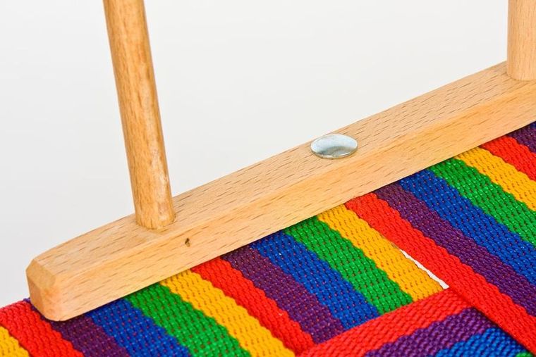 Enero, Nina, drewniane sanki z oparciem