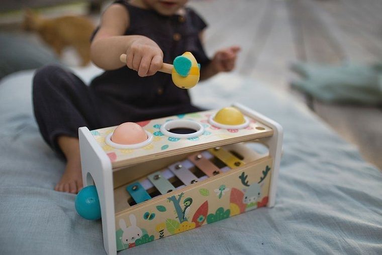 Janod, Pure, drewniane cymbałki z kulodromem