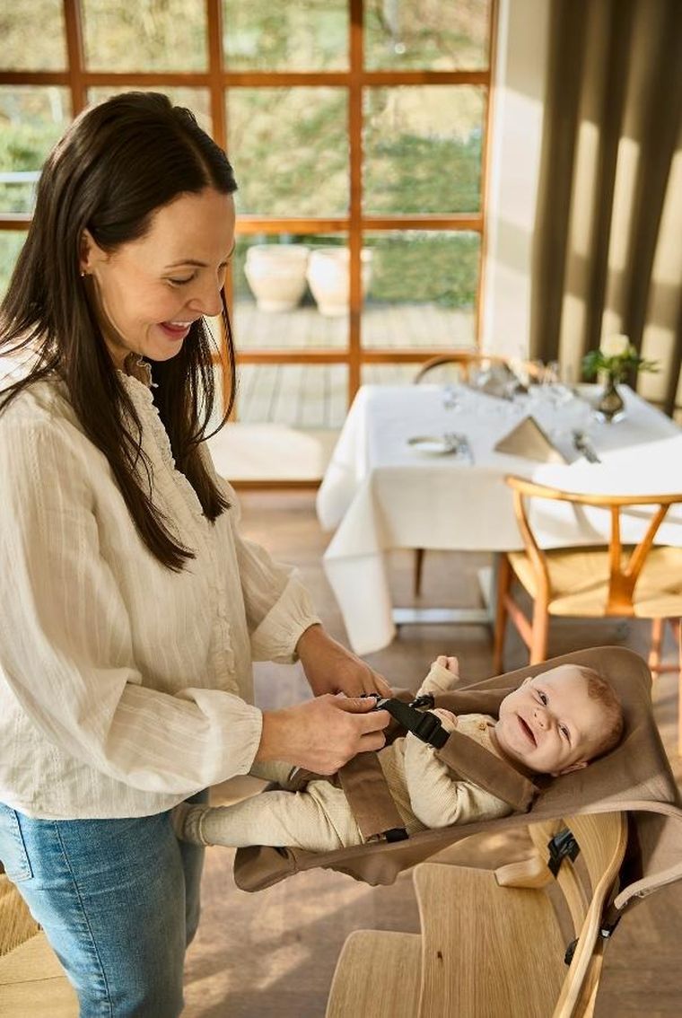 Leander, Newborn Seat, noworodkowe siedzisko do krzesełka do karmienia Louie i Classic, mocca