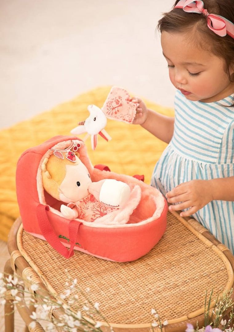 Lilliputiens, Lena, lalka dzidziuś w gondoli z komforterem i butelką mleka