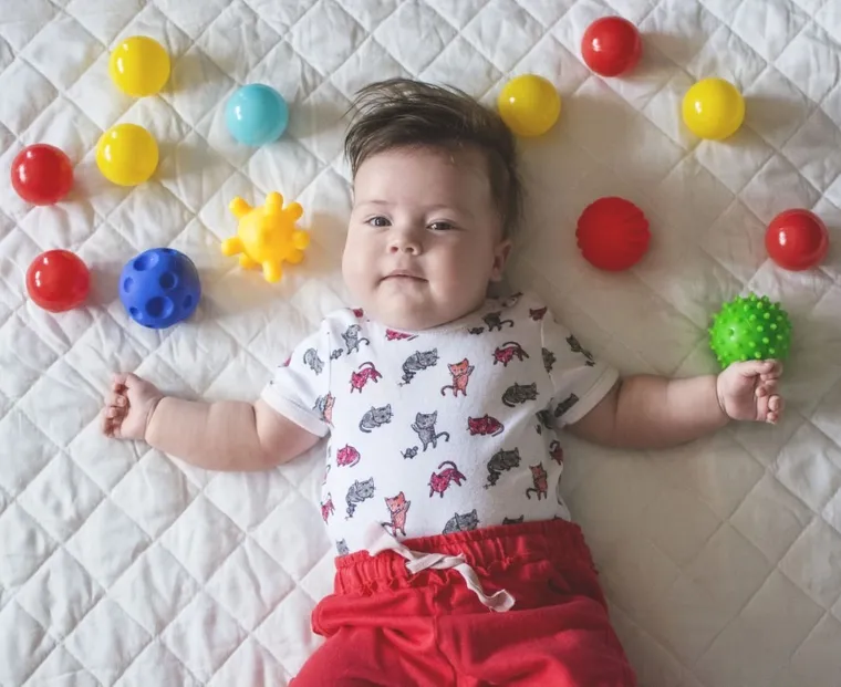 Mom's Care, Sensorky, piłeczki do masażu, piłeczki sensoryczne, 5 szt.