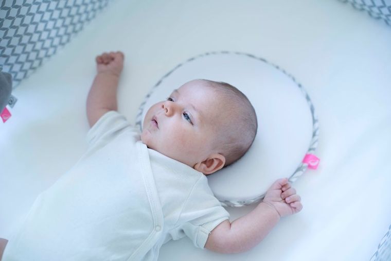 Motherhood, Płotek Niebieski, ergonomiczna poduszka stabilizująca dla niemowląt