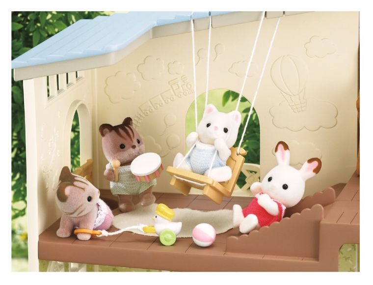 Sylvanian Families, Wiejski domek z niebieskim dachem, zestaw z figurkami, 5343