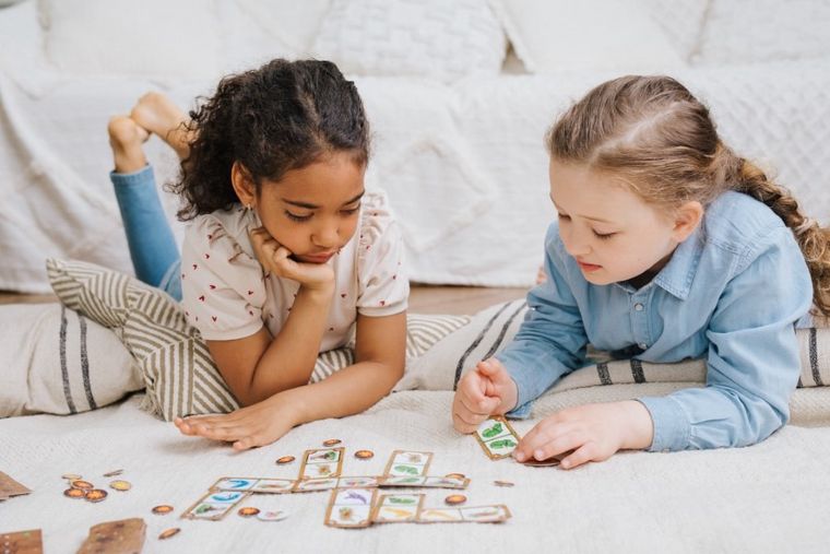 Trefl, Dinogang, gra familijna