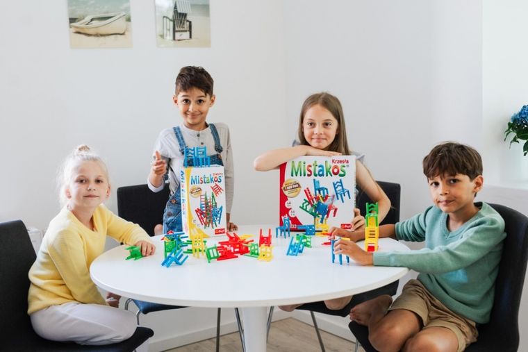 Trefl, Mistakos, Krzesła - Walka o stołki, familijna gra zręcznościowa