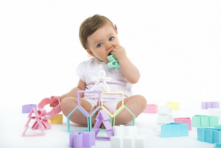 Dena, ludzik i domek, klocki silikonowe, violet pastel