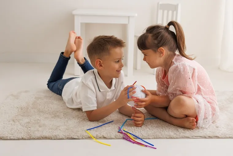 Dumel Discovery, Kolorowa Przeplatanka, gra zręcznościowa