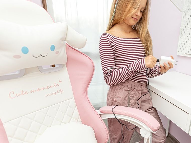 Dziecięcy fotel gamingowy z wysuwanym podnóżkiem, różowy