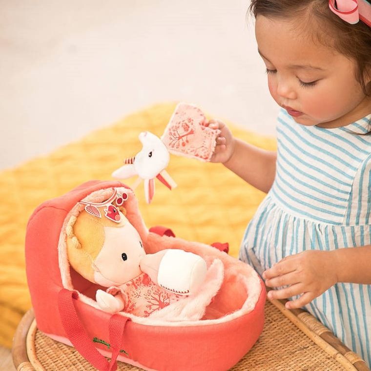 Lilliputiens, Lena, lalka dzidziuś w gondoli z komforterem i butelką mleka