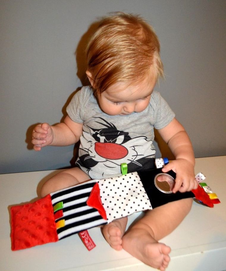 Mom's Care, mała książeczka, kontrastowa zabawka sensoryczna, czerwona