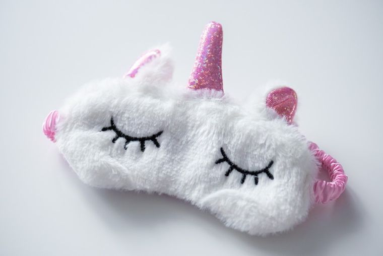 Playshifu, ZeeZee, interaktywna maskotka jednorożec