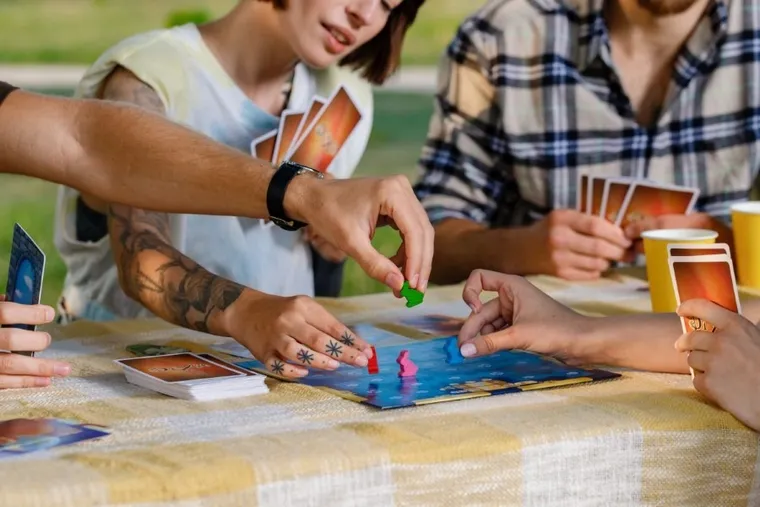 Rebel, Dixit, gra towarzyska