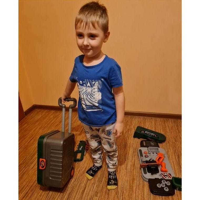 Kruzzel, warsztat z narzędziami i walizką