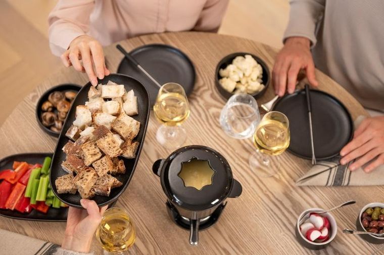 Maku, owalne talerze z wyższym rantem, 32,5 cm