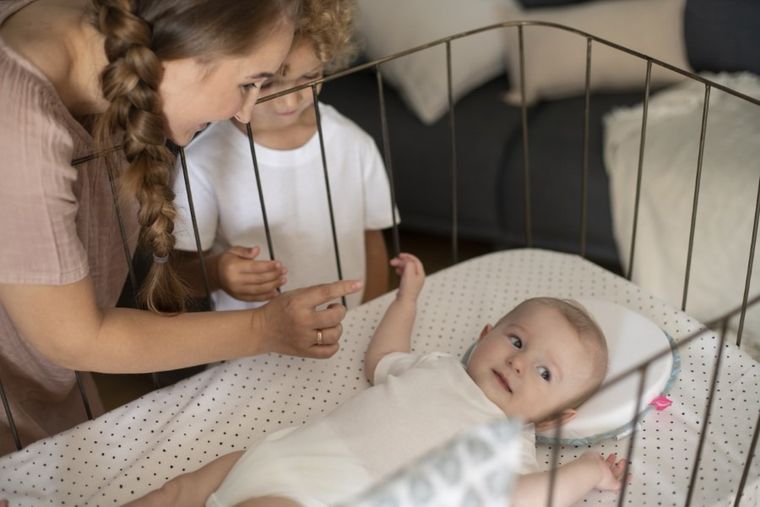 Motherhood, Statki Niebieskie, ergonomiczna poduszka stabilizująca dla niemowląt