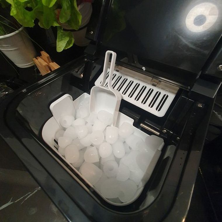 Ruhhy, kostkarka do lodu