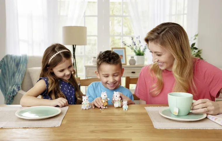 Sylvanian Families, Rodzina kotków, zestaw figurek, 5738