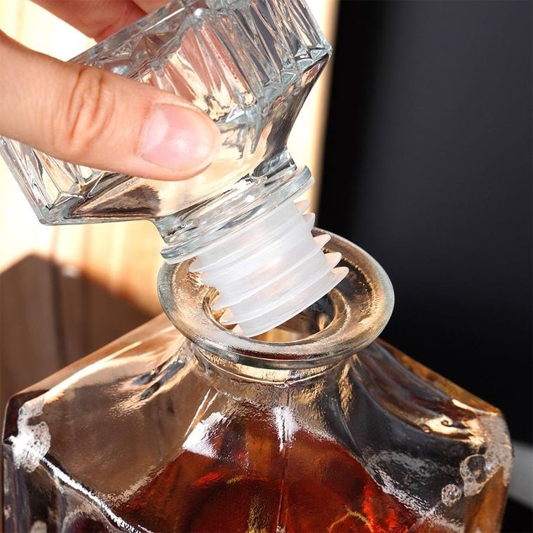 Vilde, karafka do whisky, szklana, 900 ml