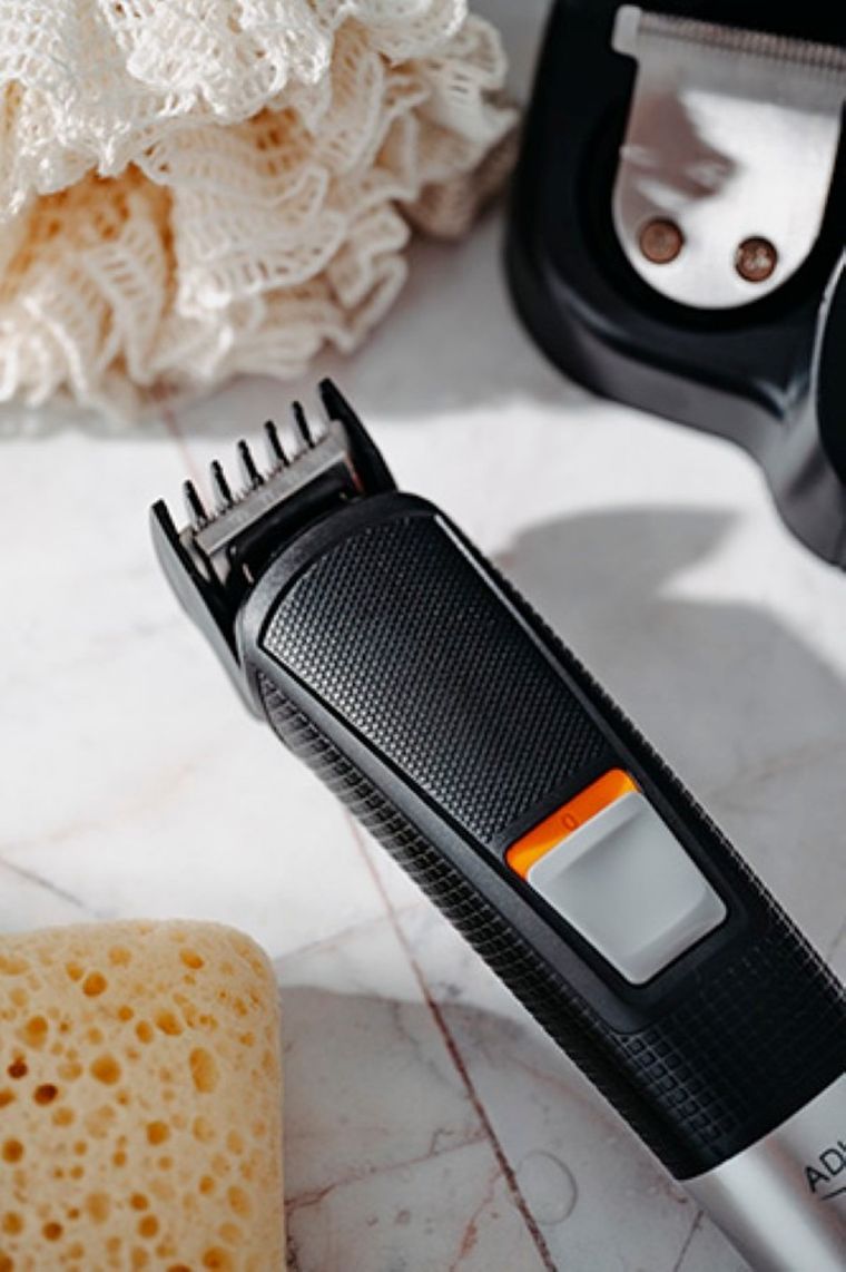 Adler, zestaw do pielęgnacji 5w1 z wyświetlaczem LED i podstawką ładującą