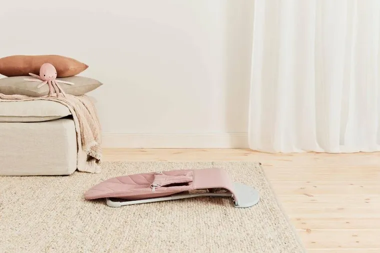 BabyBjörn, Bliss Woven, Petal Quilt, leżaczek, zgaszony róż