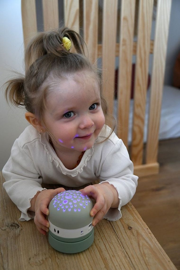 Beaba, Pixie, projektor gwiazd z pozytywką i czujnikiem płaczu, sage green