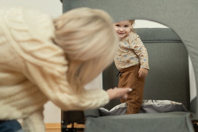 Caretero, Esti, łóżeczko turystyczne z funkcją dostawki, grey