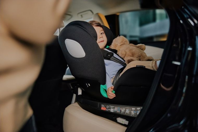 Lionelo, Braam Air, fotelik samochodowy, Black Carbon, 40-150 cm