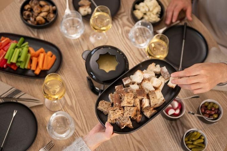 Maku, owalne talerze z wyższym rantem, 32,5 cm