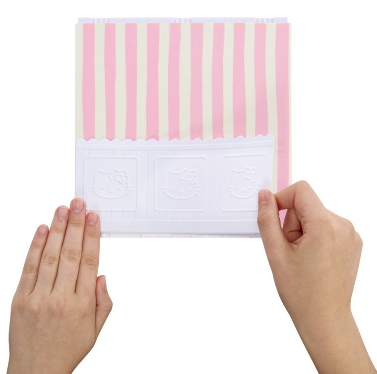 MGA's Miniverse, Make It Mini, Hello Kitty, Sanrio Playset, kawiarenka, zestaw z mini akcesoriami