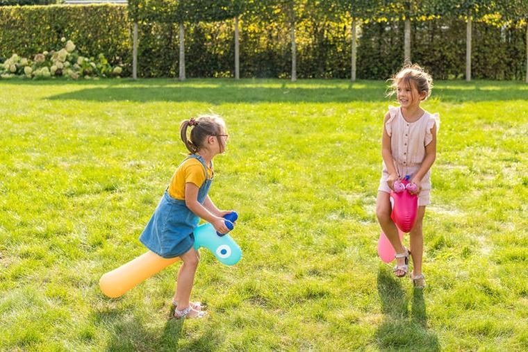 Quut, dmuchany makaron do pływania, żyrafa