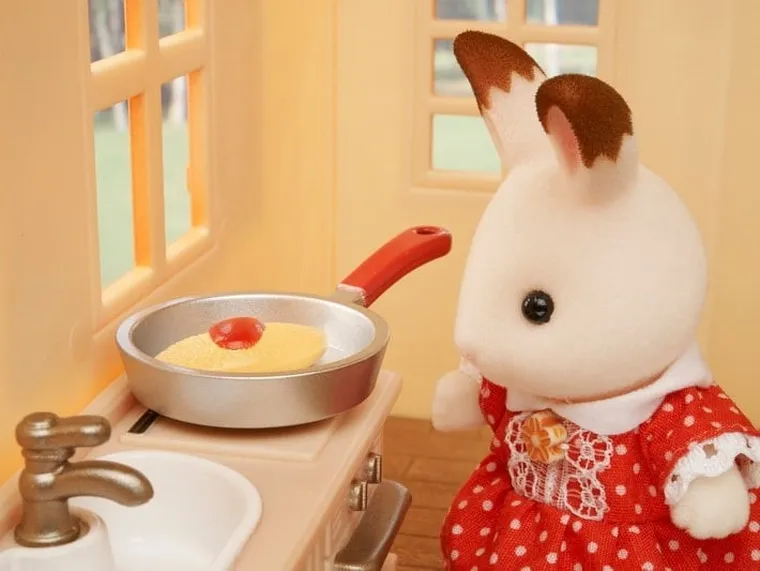 Sylvanian Families, Przytulny domek wiejski, zestaw startowy z figurką, 5242/5303