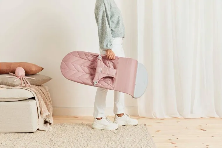 BabyBjörn, Bliss Woven, Petal Quilt, leżaczek, zgaszony róż