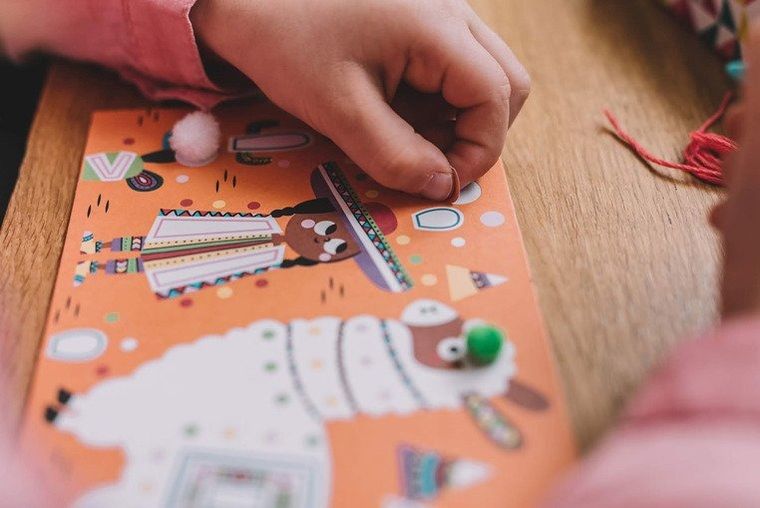 Janod, lamy, pompony