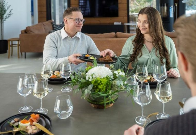 Maku, owalne talerze z wyższym rantem, 32,5 cm