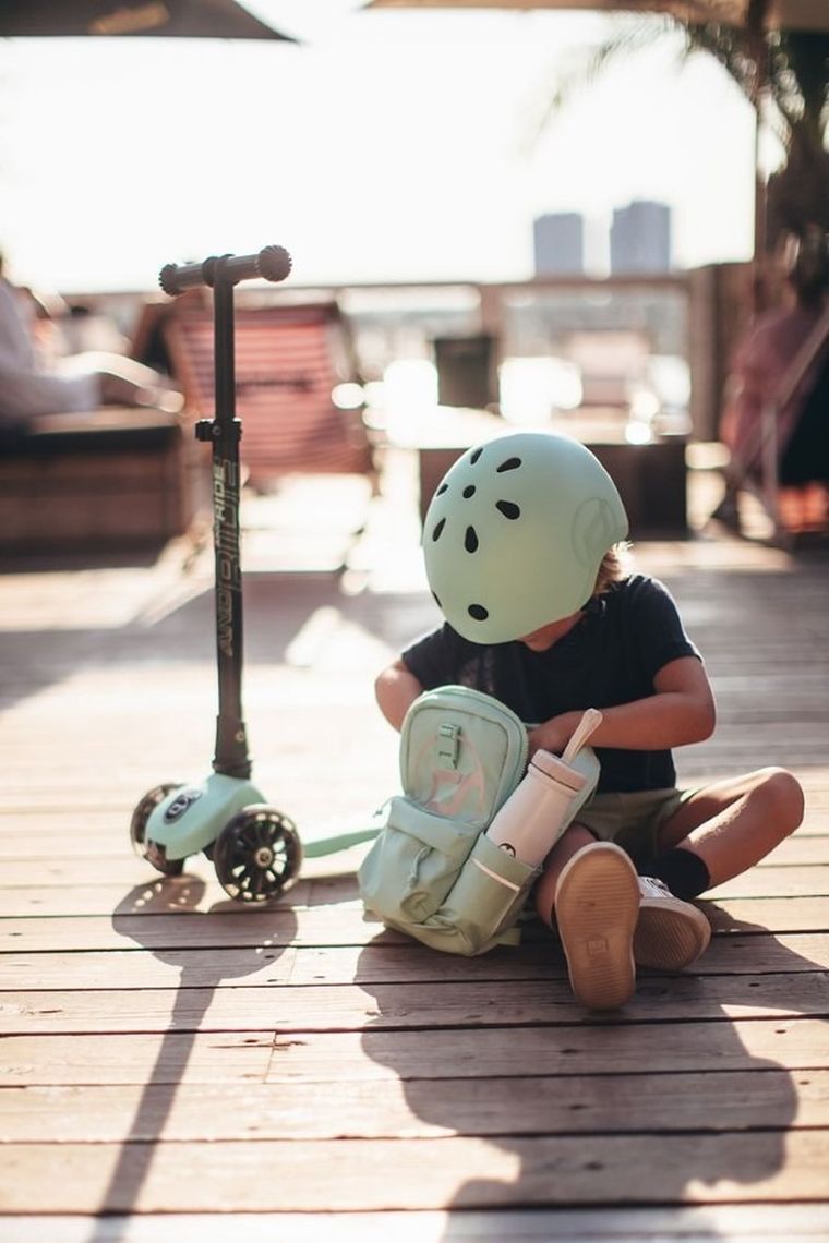 Scoot & Ride, plecak na hulajnogę, 8l, Kiwi