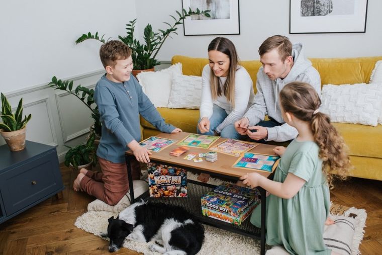 Trefl, Dinogang, gra familijna