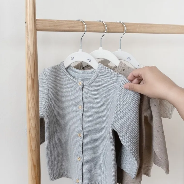 3 Sprouts, wieszaki welurowe dla dzieci, blueberry cream, 15 szt.