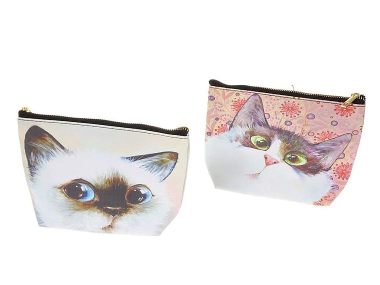 Adar, Koty, kosmetyczka