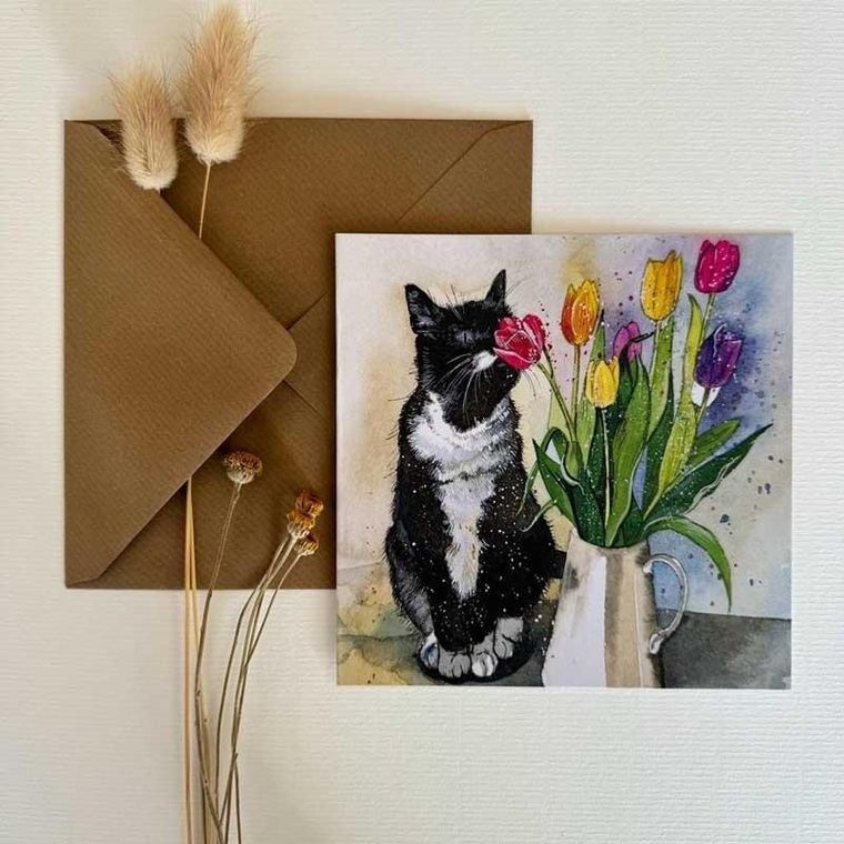 Alex Clark, karnet, kot wąchający tulipany